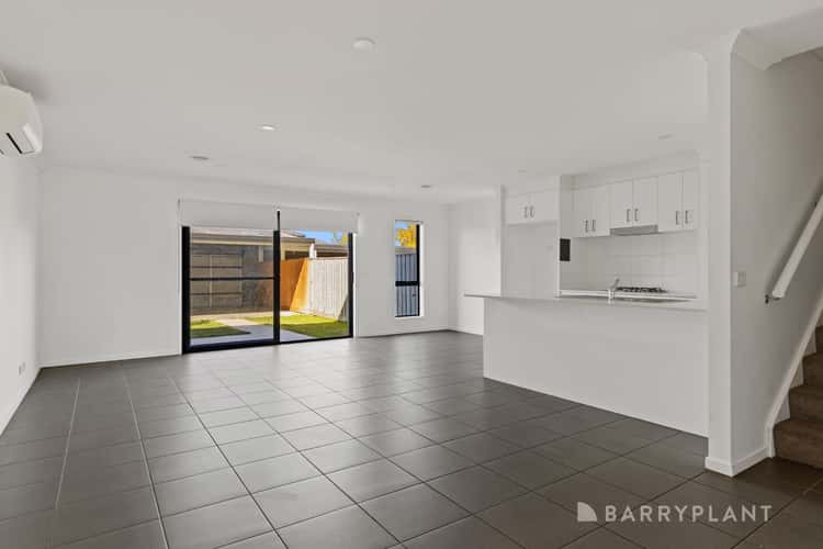 6 Fragrance Terrace, Manor Lakes VIC 3024