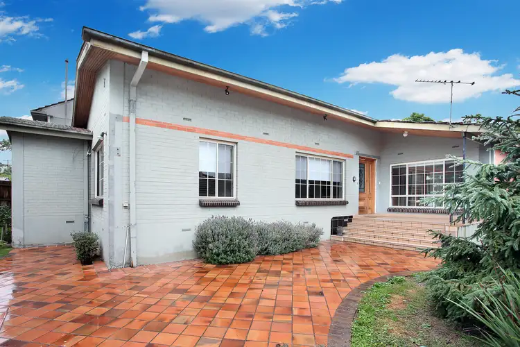 66 Dendy Street