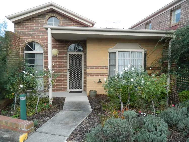16 Herlihys Road