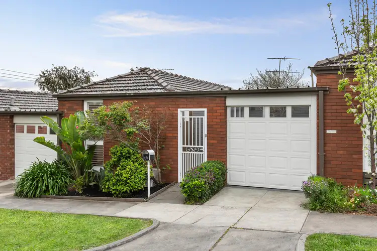 8 Cooloongatta Road
