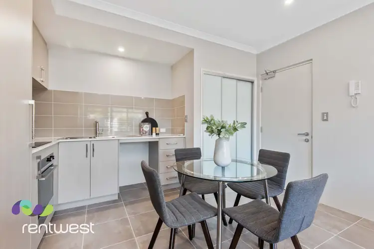 24 Stockwell Way
