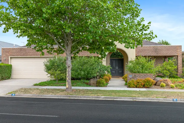 9 Alfredton Drive