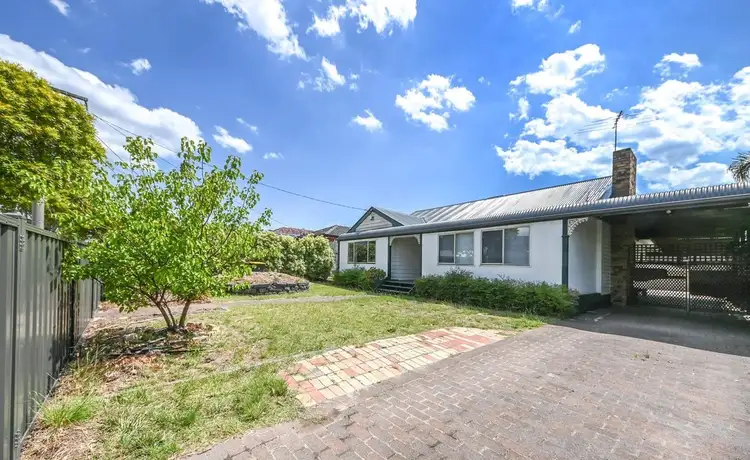 47 Clayton Rd