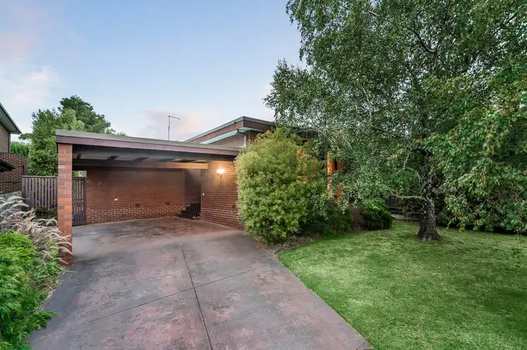 15 Kerr Crescent