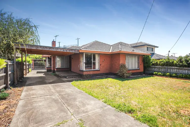 5 Railway Crescent