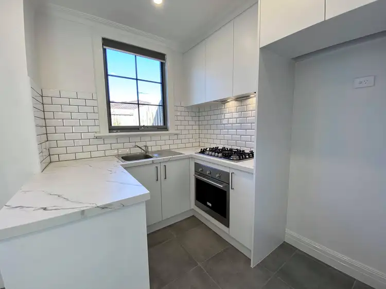 7B Montgomery Street