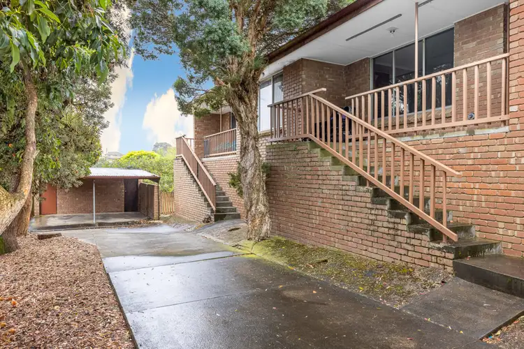 16 Aquila Court