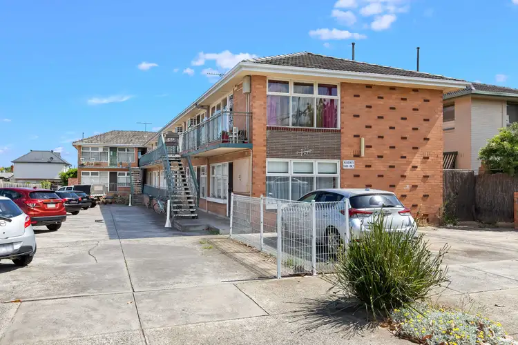 15 Kemp Street