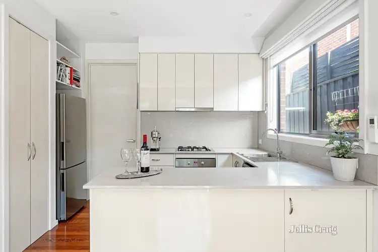 Fifth view of Homely unit listing, 2/63 Devon Street, Cheltenham VIC 3192