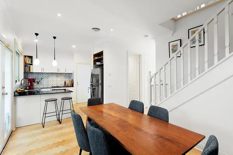 7 Raglan Street