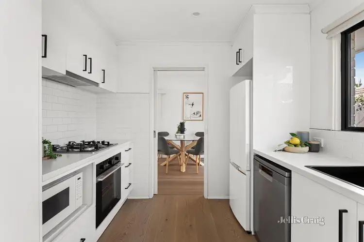 Fifth view of Homely unit listing, 2/82 Warrigal Road, Parkdale VIC 3195