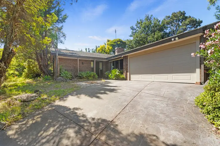 10 Whistlewood Close