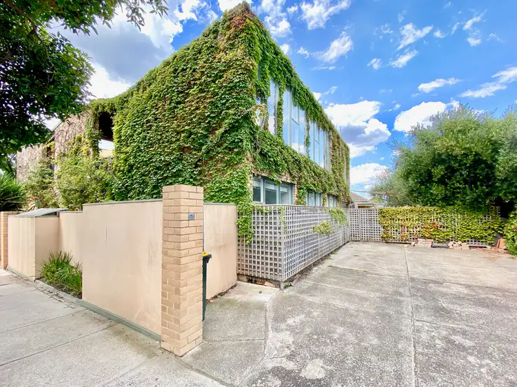 218 Kooyong Road