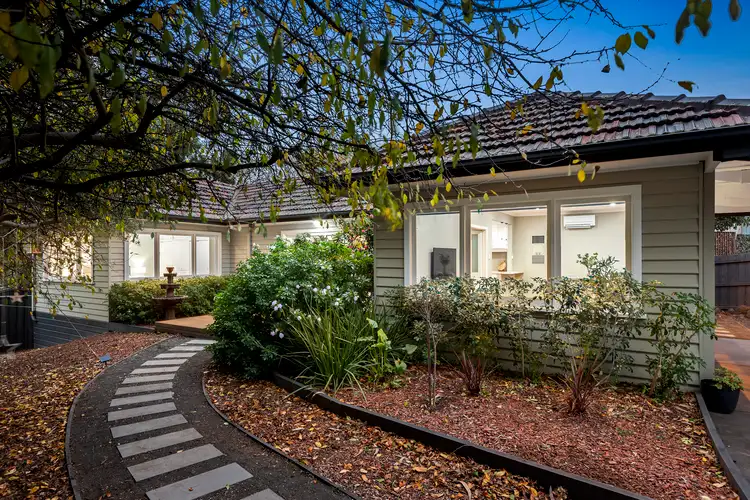 24 Gumbowie Avenue
