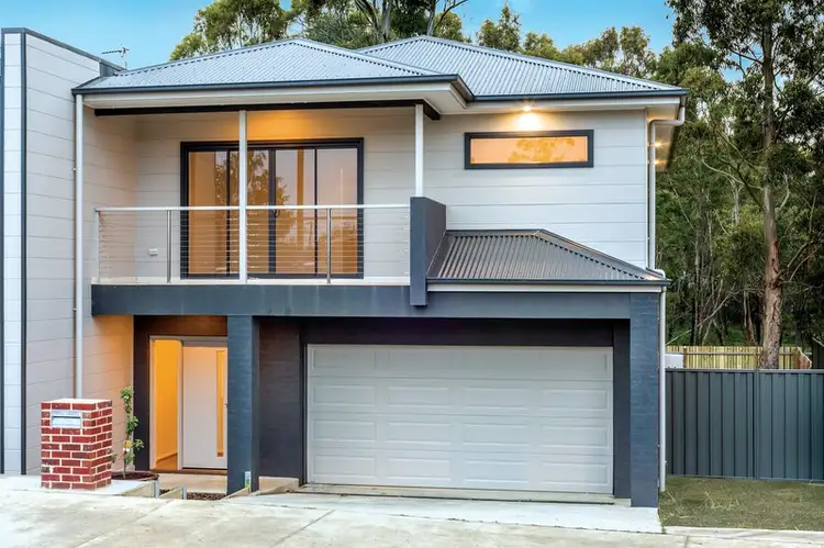 6 Lucia Crescent