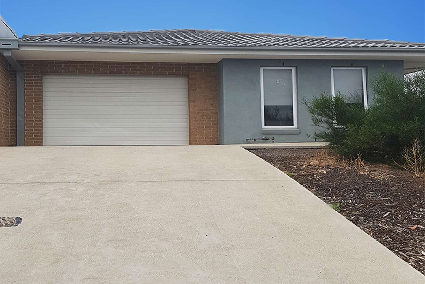 Main view of Homely unit listing, 2/11-15 Silverdale Drive, Bacchus Marsh VIC 3340