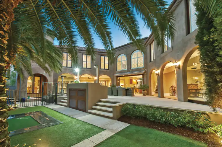 2 Lorac Avenue