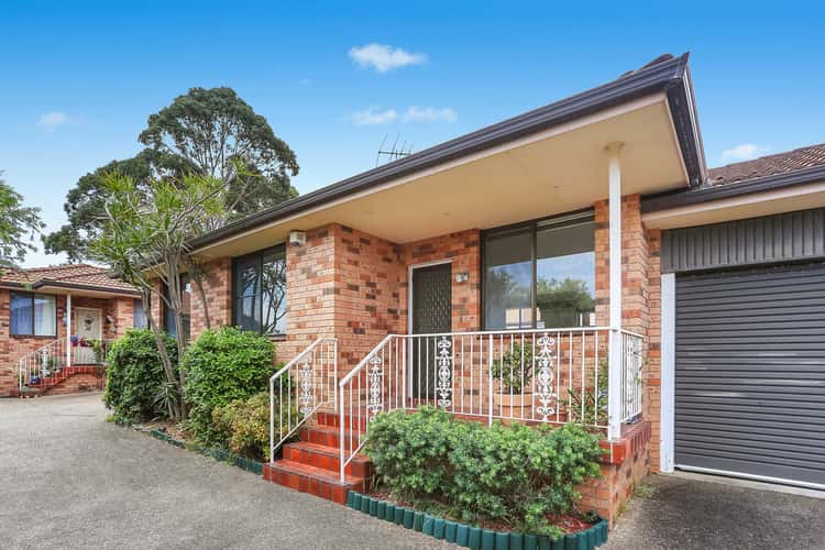 Main view of Homely villa listing, 2/70 Central Road, Beverly Hills NSW 2209