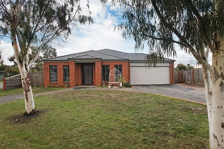 6 Mayfair  Way, Kyneton VIC 3444