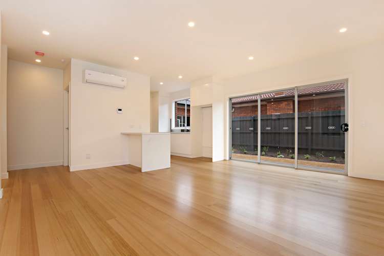 Fourth view of Homely townhouse listing, 2/7 Lindsay  Street, Reservoir VIC 3073
