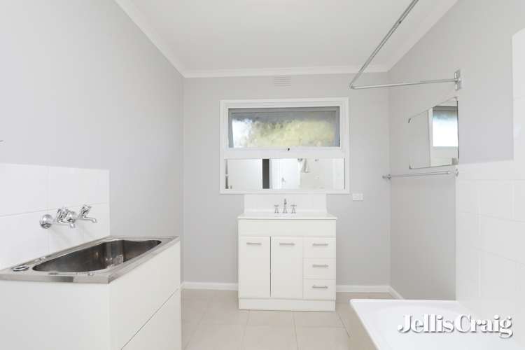 Fifth view of Homely unit listing, 4/17 Delacombe Court, Cheltenham VIC 3192
