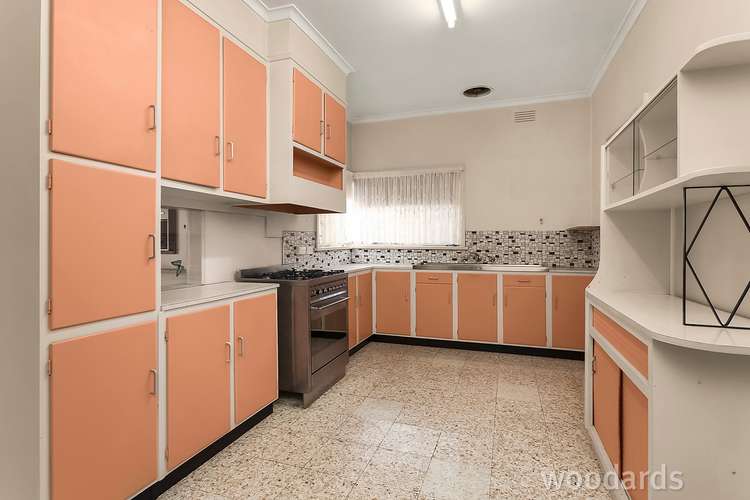 Fifth view of Homely house listing, 10 Noora Avenue, Bentleigh East VIC 3165
