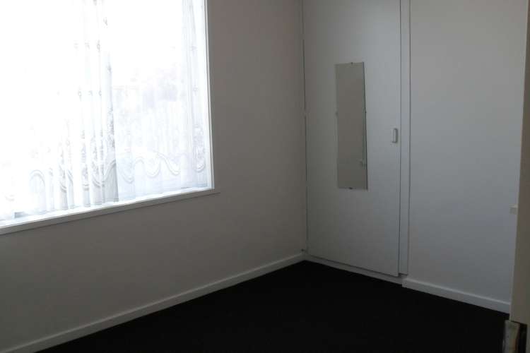 Fourth view of Homely apartment listing, 2/12 Cushing Avenue, Bentleigh VIC 3204