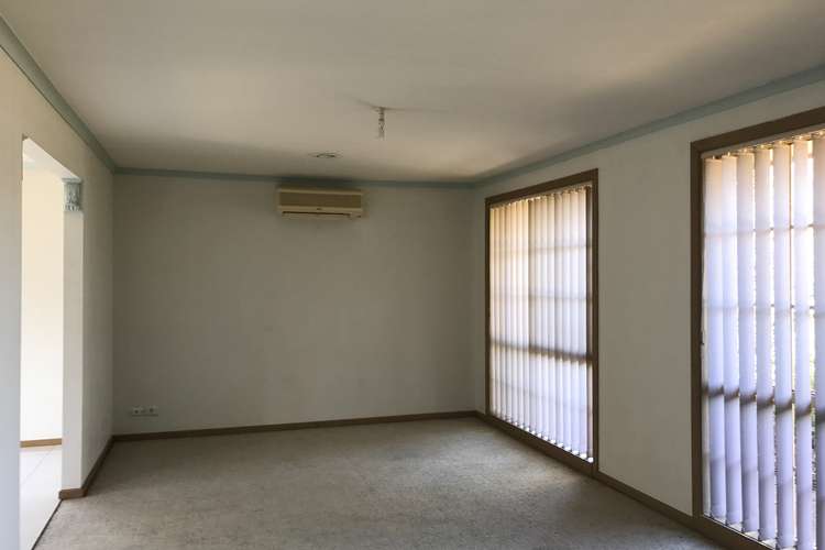 Fourth view of Homely house listing, 2 Whitsunday Drive, Hoppers Crossing VIC 3029