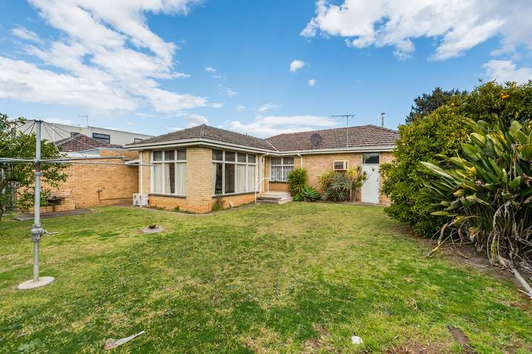 Second view of Homely house listing, 25 Seaview  Avenue, Bentleigh VIC 3204