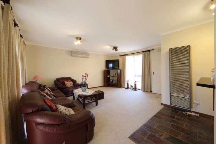 Second view of Homely house listing, 7 Loddon Close, Rowville VIC 3178