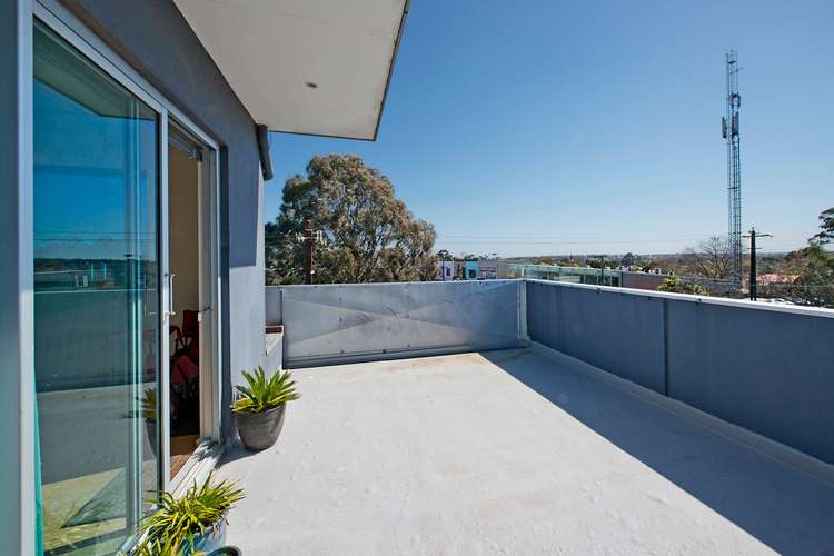 Fifth view of Homely townhouse listing, 2 Ashburn Grove, Ashburton VIC 3147