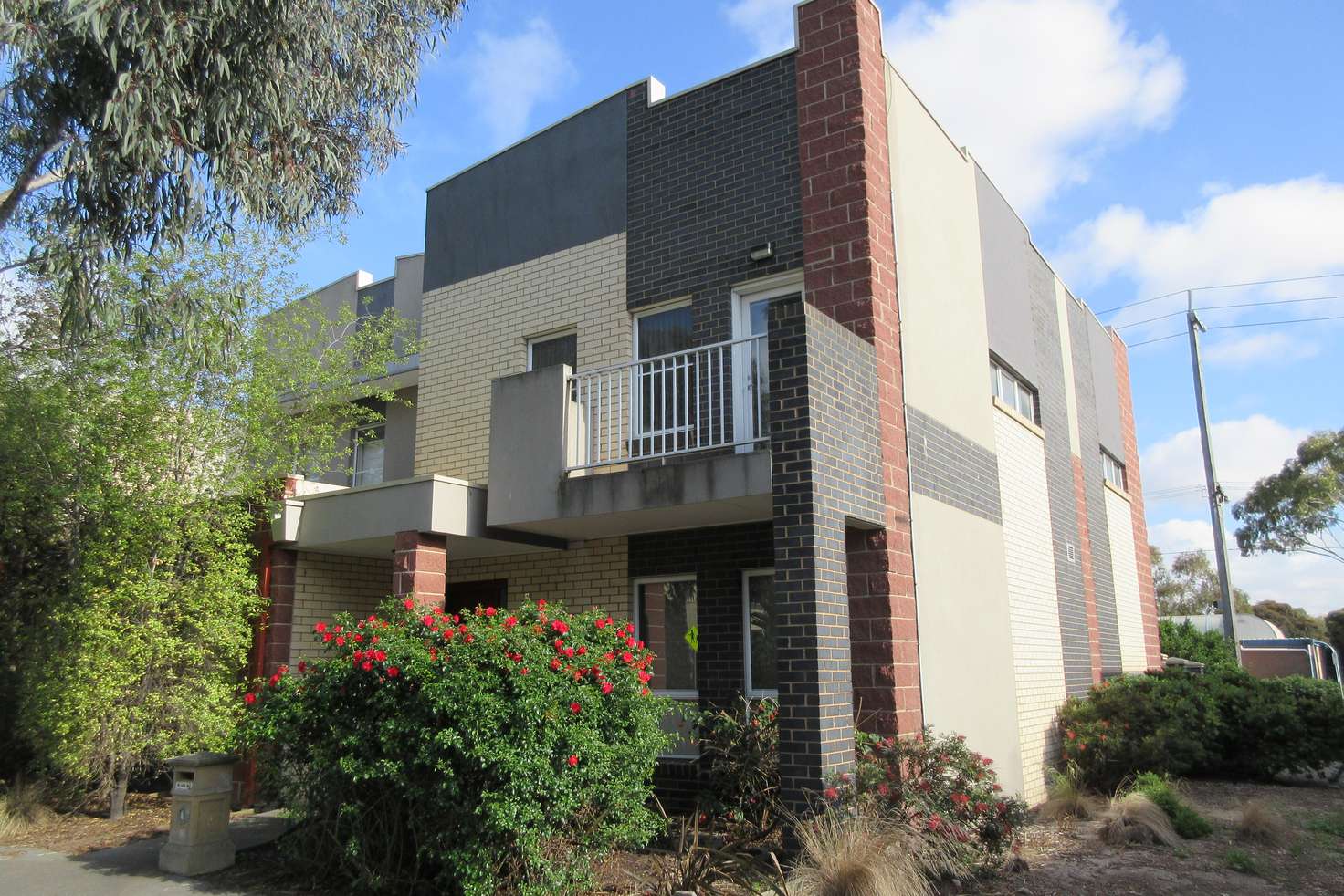 Main view of Homely townhouse listing, 19 Woiwurung  Crescent, Coburg VIC 3058
