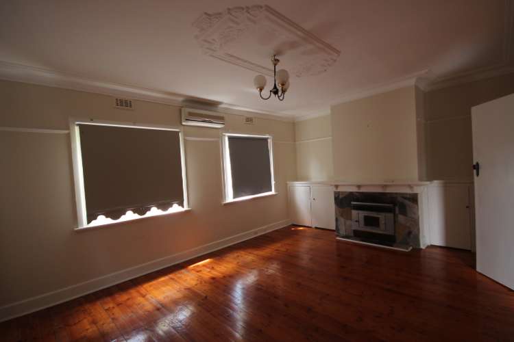 Fifth view of Homely house listing, 8 Dromana  Avenue, Bentleigh East VIC 3165