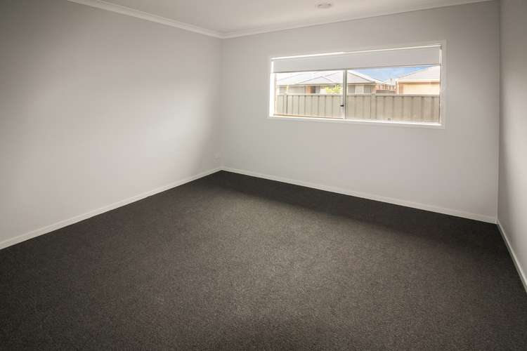 Fourth view of Homely house listing, 2 Abbeygate Drive, Werribee VIC 3030