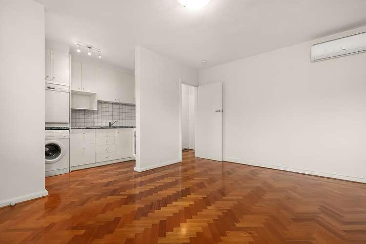 Third view of Homely apartment listing, 6/18 Pine Avenue, Elwood VIC 3184