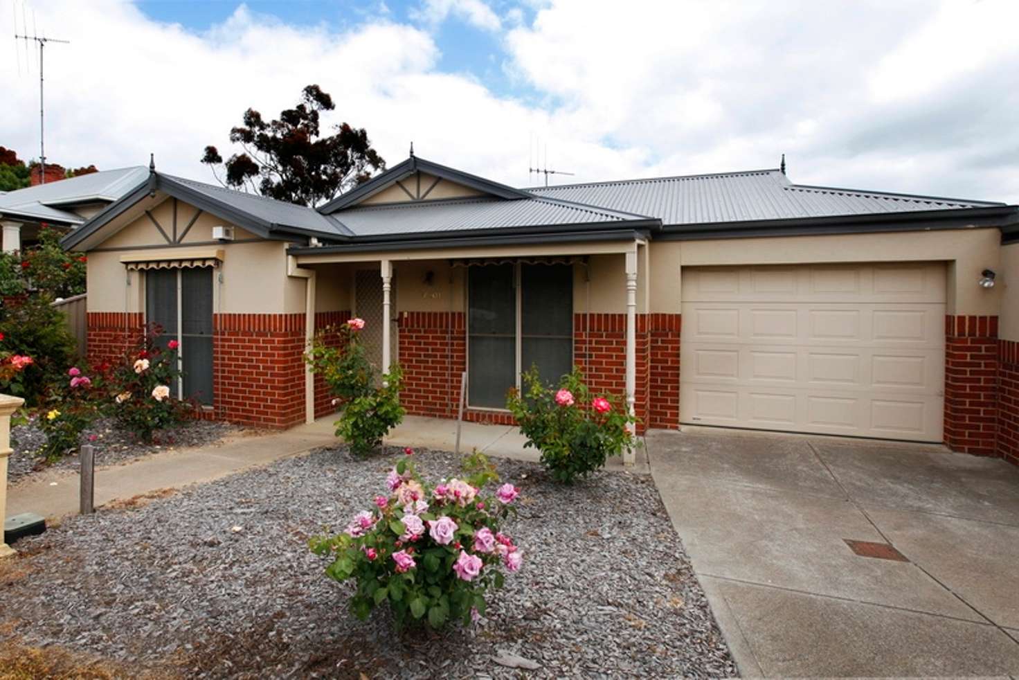 Main view of Homely unit listing, 1/201 Mollison Street, Kyneton VIC 3444