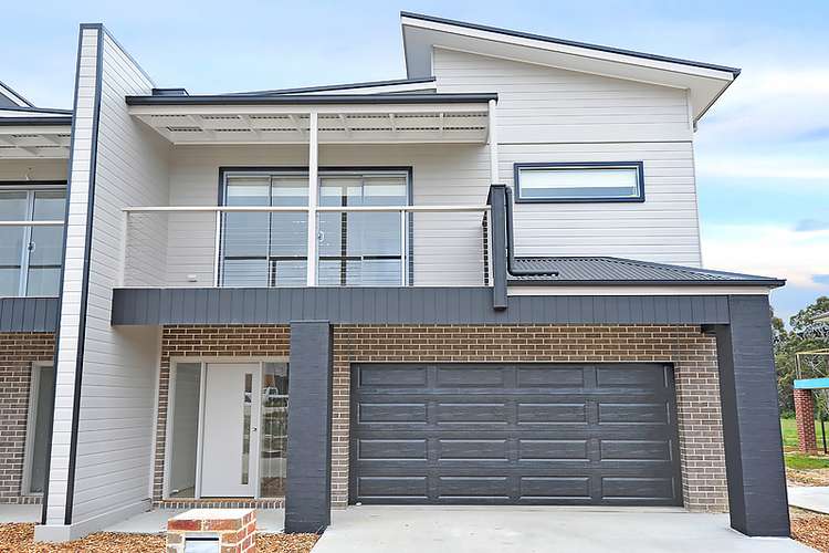 Main view of Homely townhouse listing, 39 Lucia Crescent, Mount Clear VIC 3350