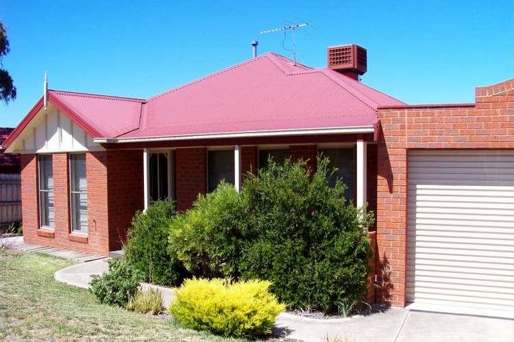 8 Portree  Street, Macleod VIC 3085