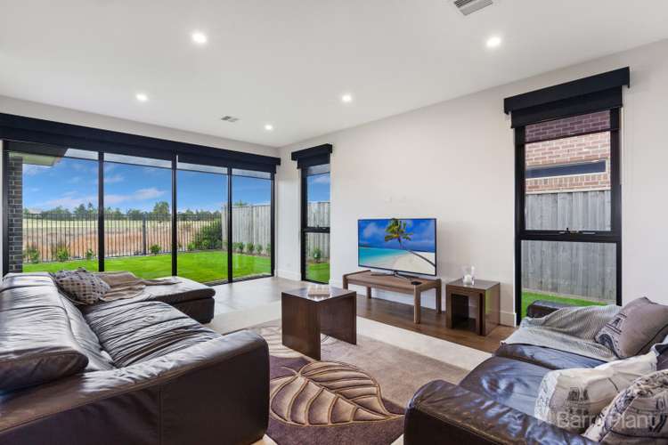 Fifth view of Homely house listing, 86 Mandalay Circuit, Beveridge VIC 3753