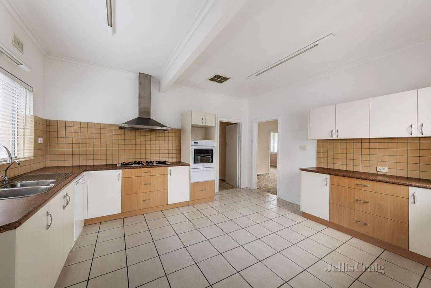 Main view of Homely house listing, 10 Quinns Road, Bentleigh East VIC 3165