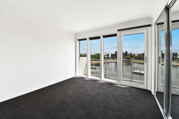 Third view of Homely townhouse listing, 2 Alexander Circuit, Craigieburn VIC 3064