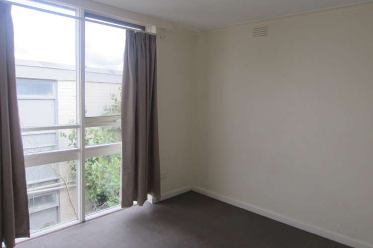 Third view of Homely apartment listing, 19/37 Nepean Highway, Elsternwick VIC 3185