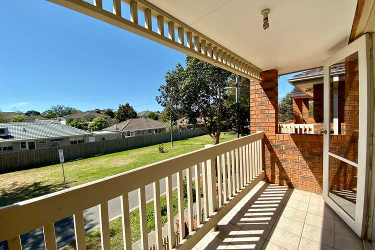 Main view of Homely townhouse listing, 1/162 Kambrook Road, Caulfield VIC 3162