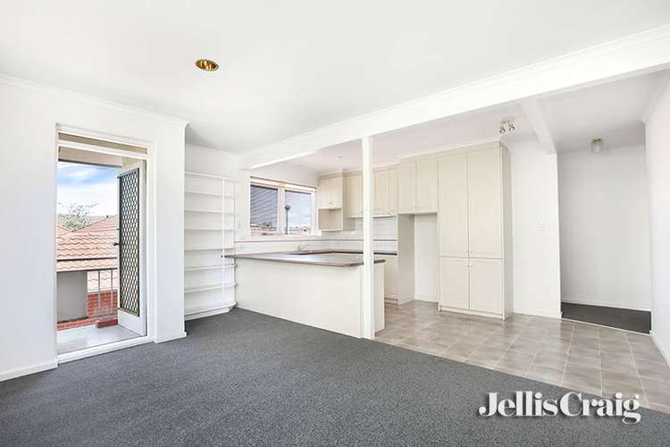 Main view of Homely unit listing, 2/22 Walsh  Street, Ormond VIC 3204