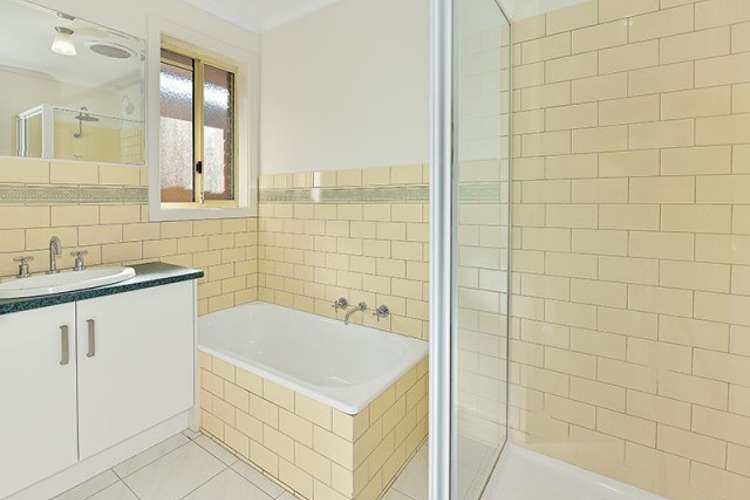 Fourth view of Homely unit listing, 2/140 Lebanon  Street, Strathmore VIC 3041