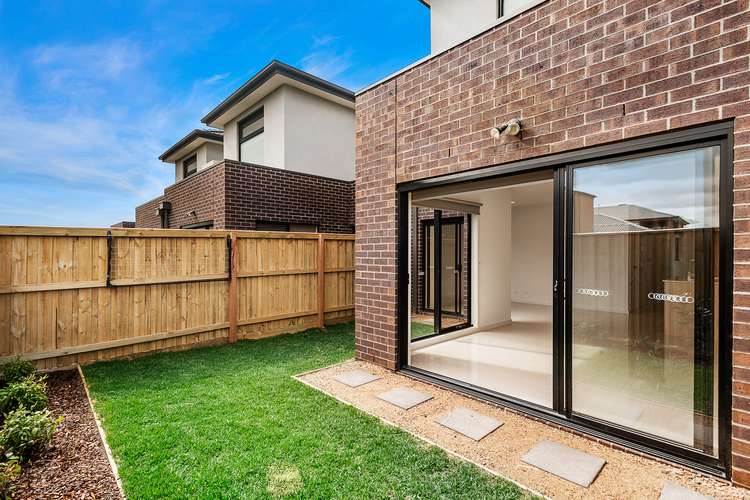 Fifth view of Homely unit listing, 16 Conjola Way, Wollert VIC 3750