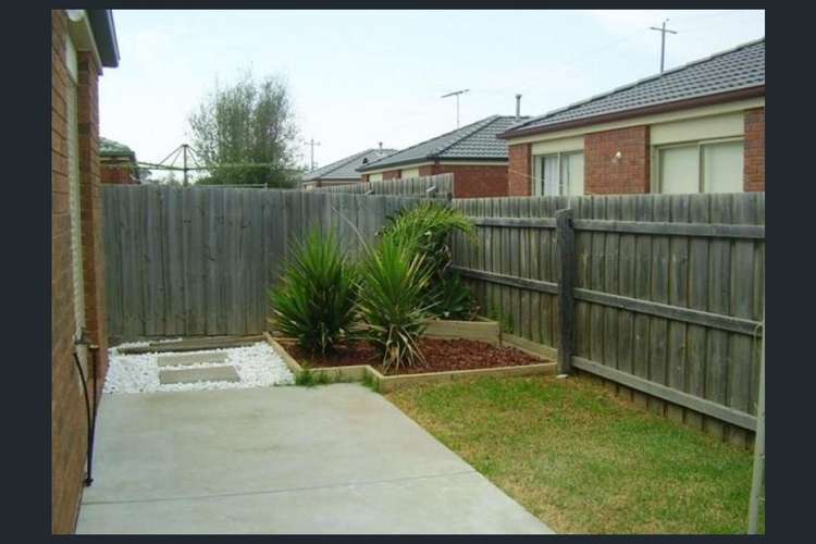 Fifth view of Homely house listing, 8 Fiona Court, Werribee VIC 3030