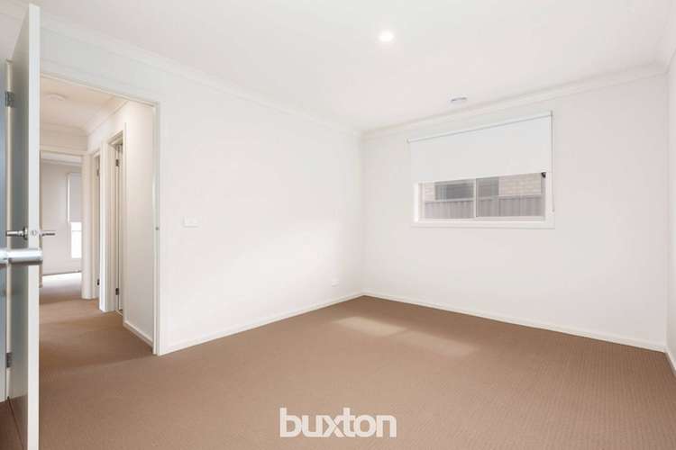 Fifth view of Homely house listing, 16 O'Brien Drive, Alfredton VIC 3350
