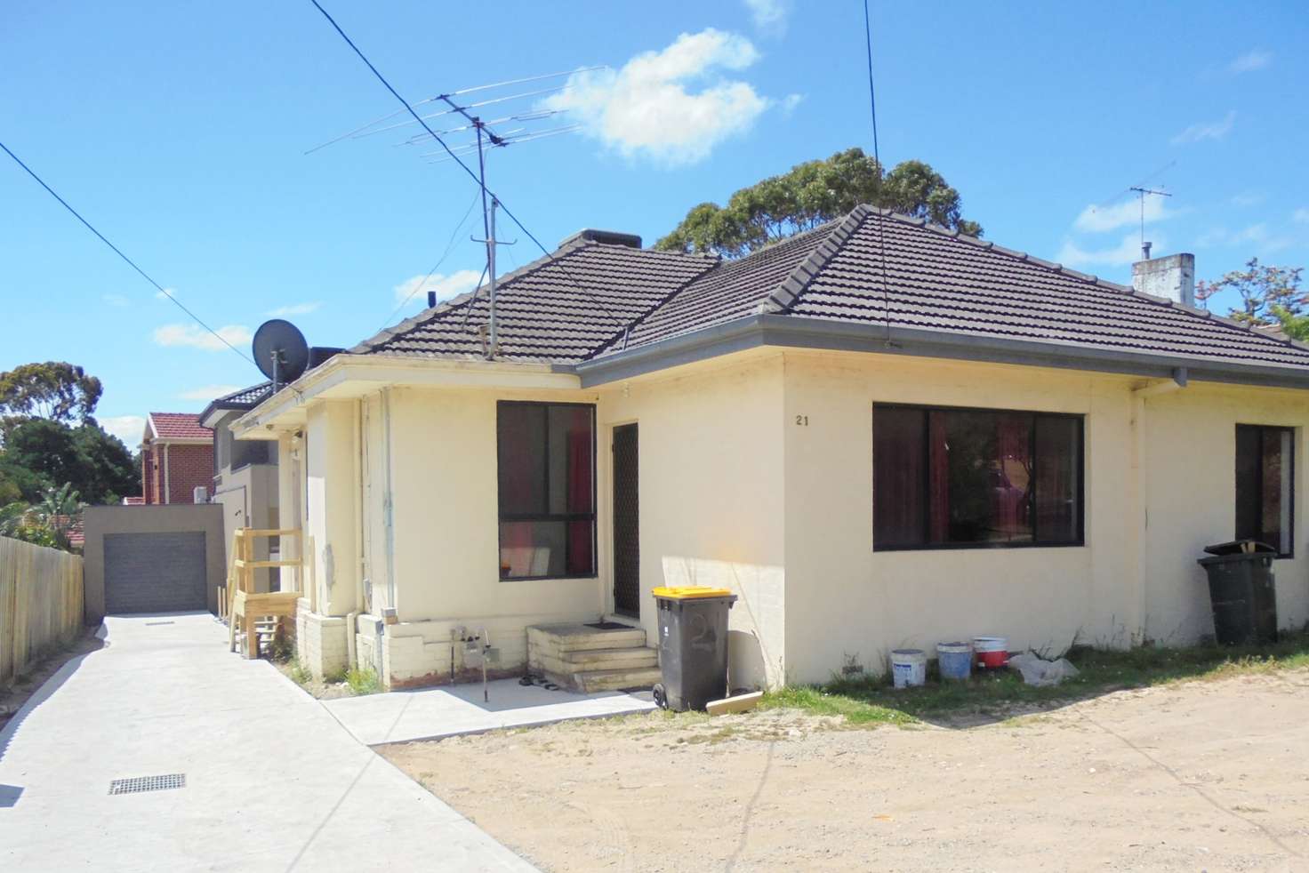 Main view of Homely unit listing, 1/21 Batesford Road, Chadstone VIC 3148