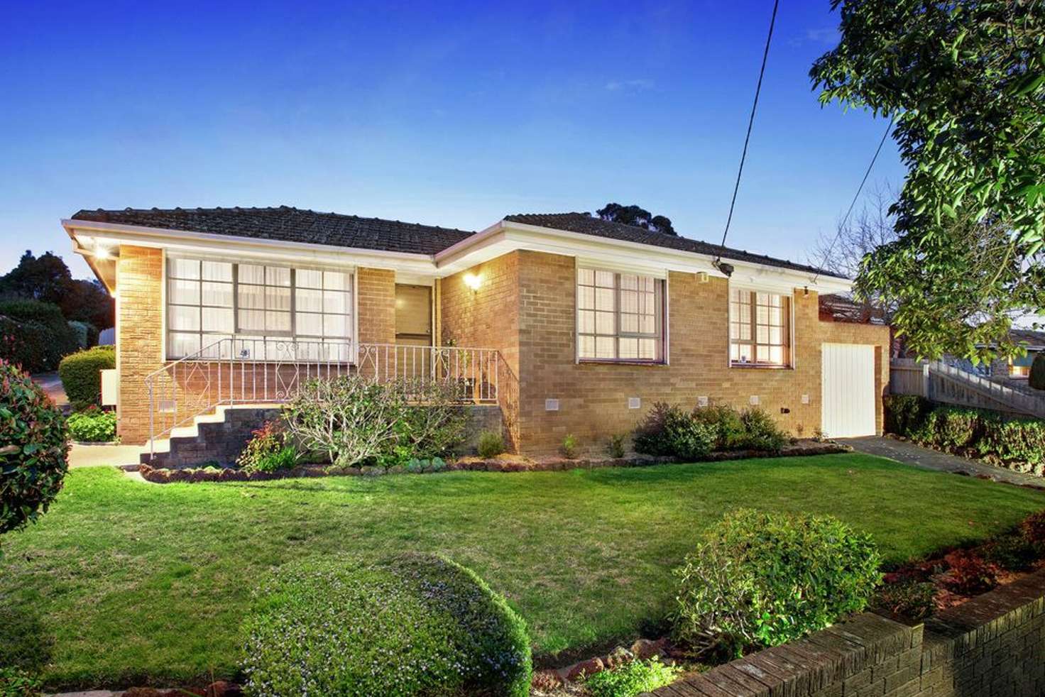 Main view of Homely unit listing, 1/5 Renown Street, Burwood VIC 3125